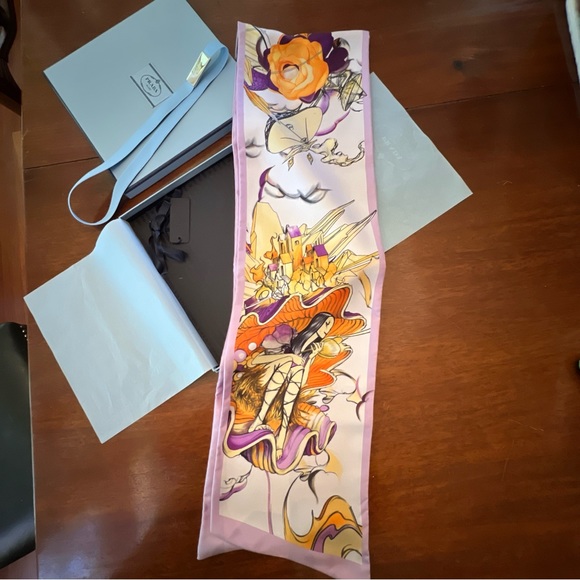 Prada James Jean  Fantasy collection! New in Box with tag. silk! - Picture 4 of 11